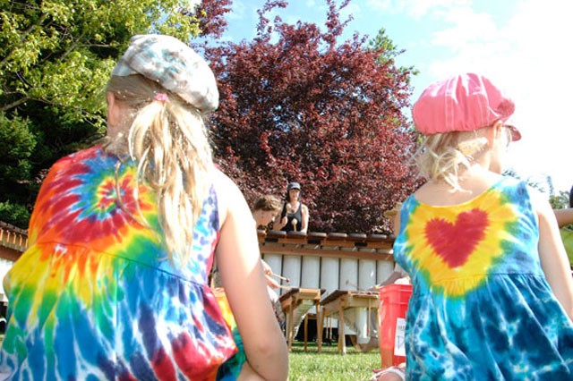 tie-dyed-girls